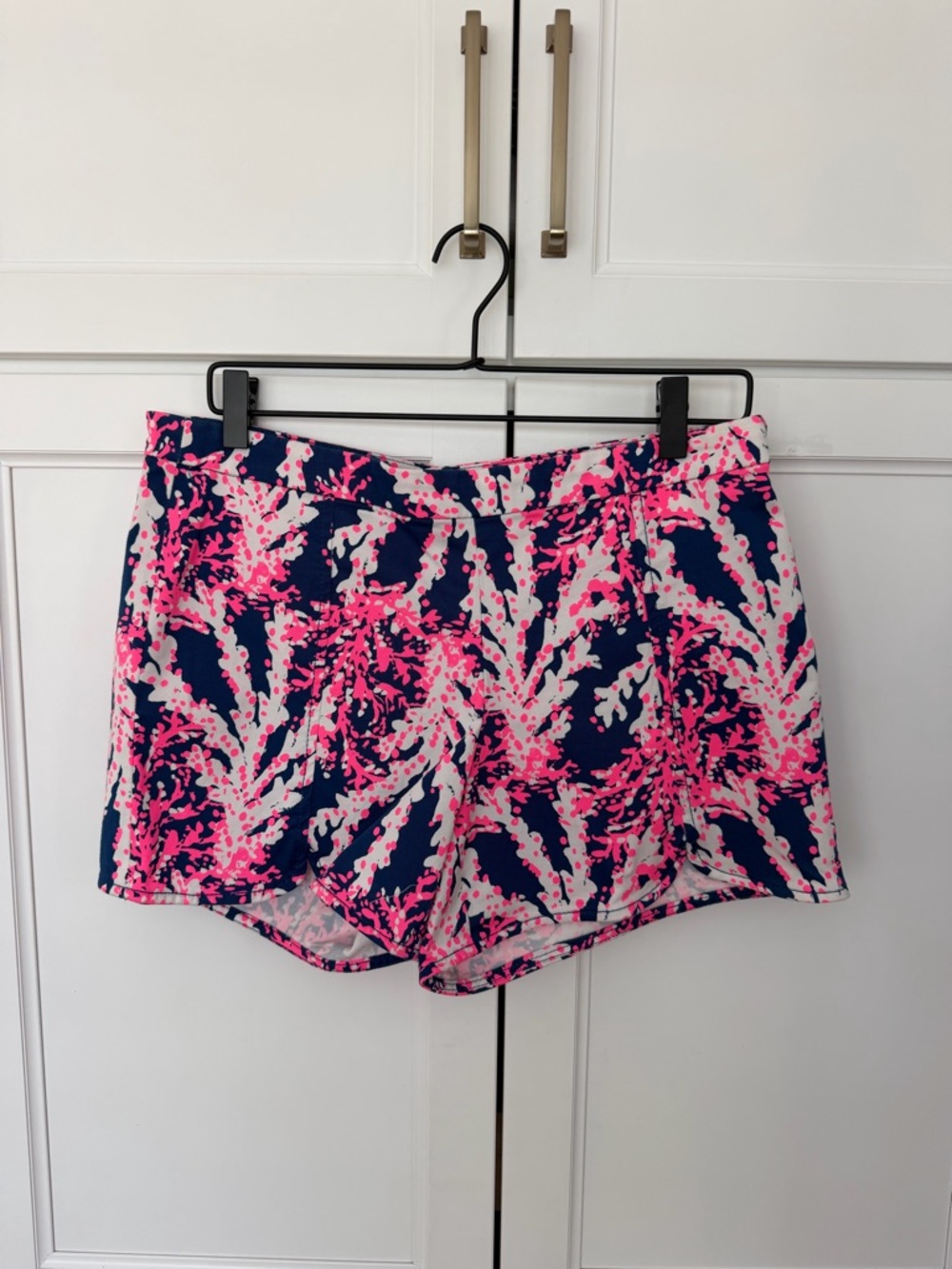 Lilly Pulitzer Navy Pink Coral Print Athletic Shorts NWT